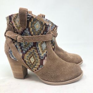3 for $25 American Eagle Southwest Leather and Fabric Ankle Booties Sz 6